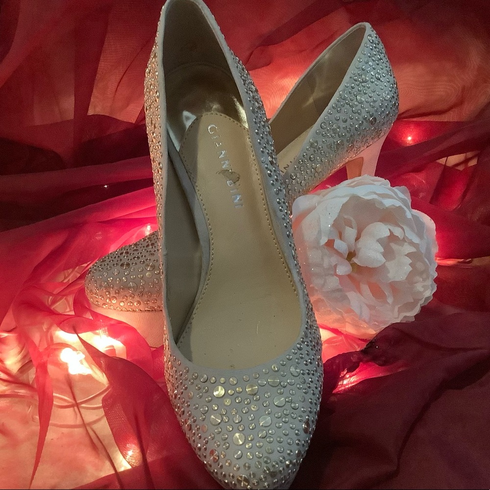Gianni Bini stilettos in Dark Vanilla